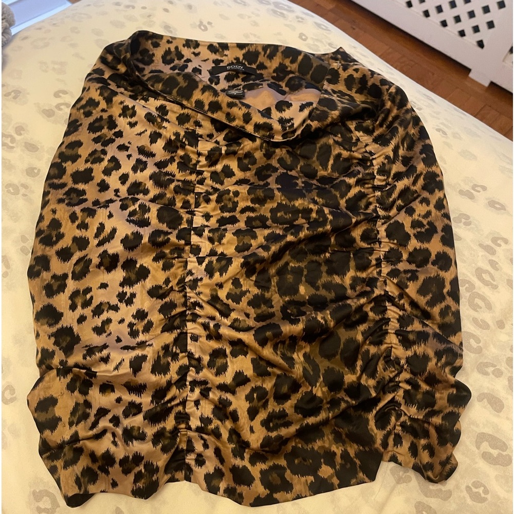 CHEEETAH PRINT SKIRT!!